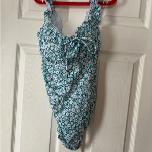 💙 Green and White One-Piece Swimsuit